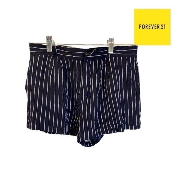 Forever 21 Women's‎ Navy / White Pinstripe Shorts - Picture 2 of 7